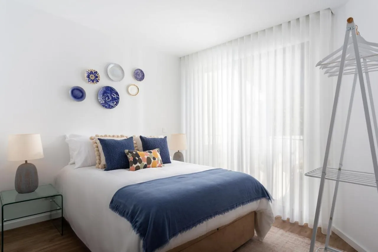 Apartment Stupendo- Two Rooms, Patio With Refreshing Pond-Center-Air Conditioning-Free Park Lisbon