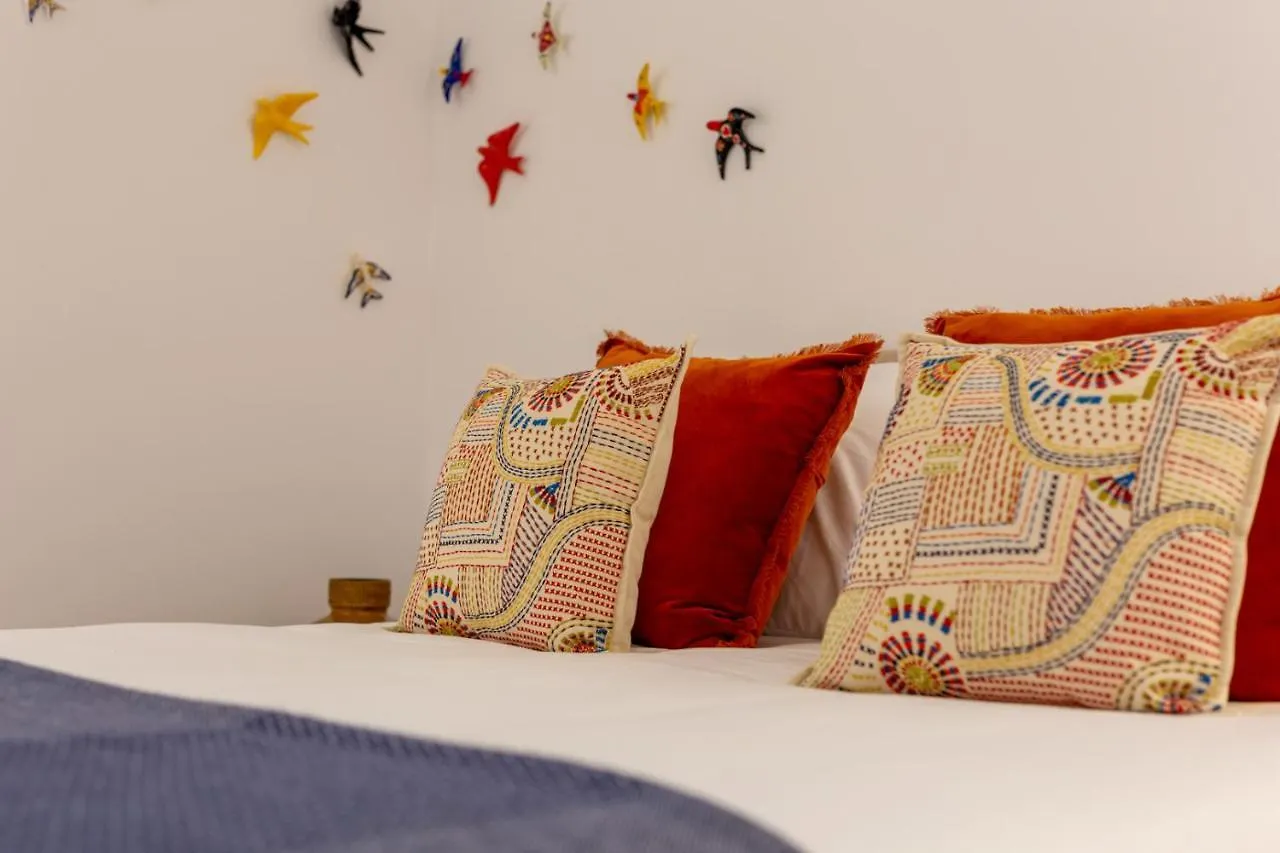 Stupendo- Two Rooms, Patio With Refreshing Pond-Center-Air Conditioning-Free Park Lisbon 0*,  Portugal