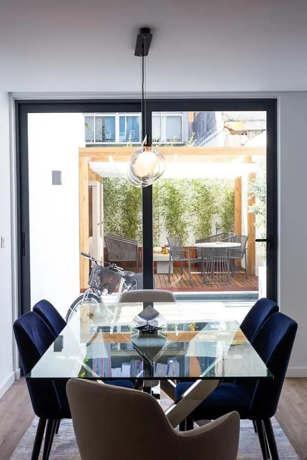 Stupendo- Two Rooms, Patio With Refreshing Pond-Center-Air Conditioning-Free Park Lisbon 0*,