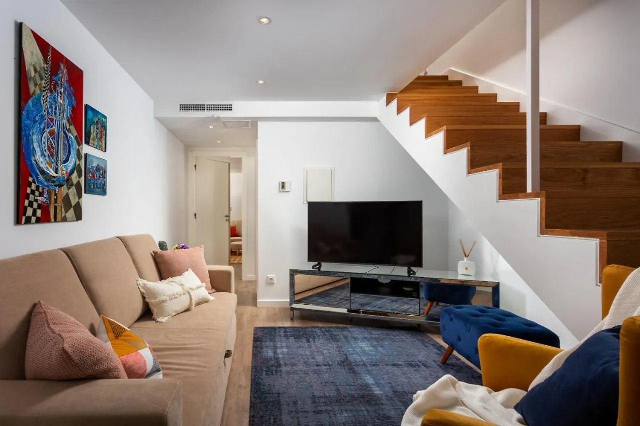 Stupendo- Two Rooms, Patio With Refreshing Pond-Center-Air Conditioning-Free Park Lisbon